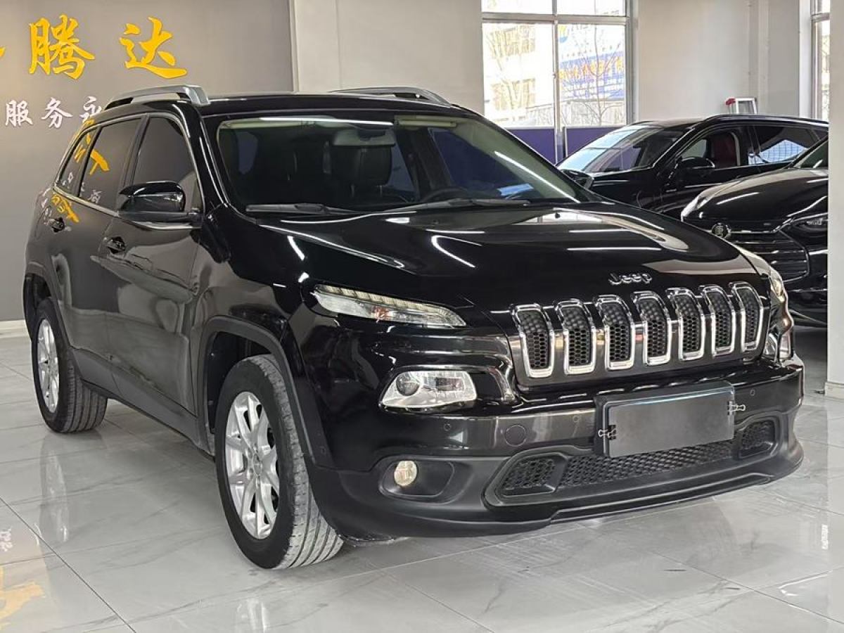 2016年10月Jeep 自由光  2016款 2.0L 優(yōu)越版