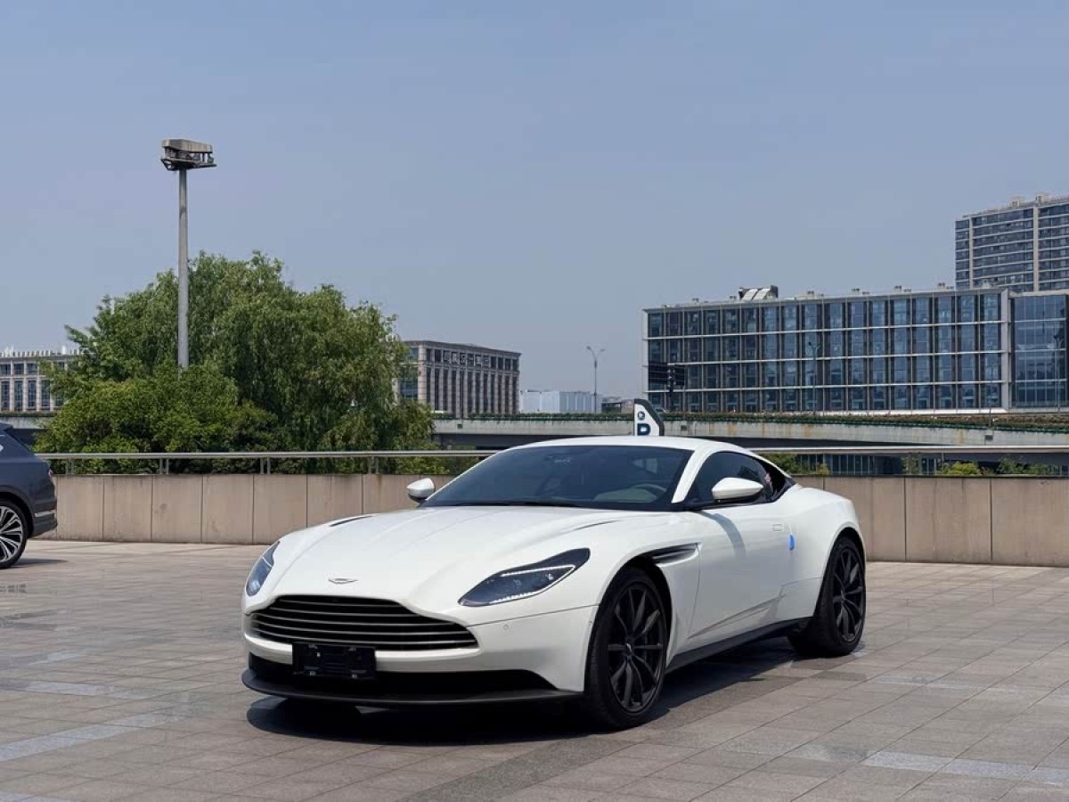 阿斯頓·馬丁 阿斯頓?馬丁DB11  2022款 4.0T V8 Coupe圖片