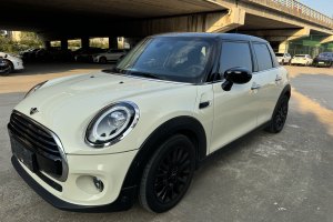 MINI MINI 1.5T COOPER 經(jīng)典派 五門版