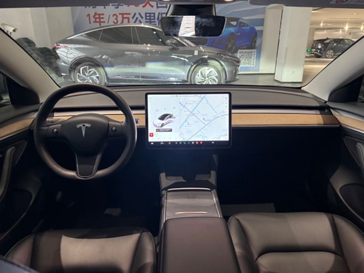 特斯拉 Model 3  2021款 改款 標(biāo)準(zhǔn)續(xù)航后驅(qū)升級(jí)版圖片