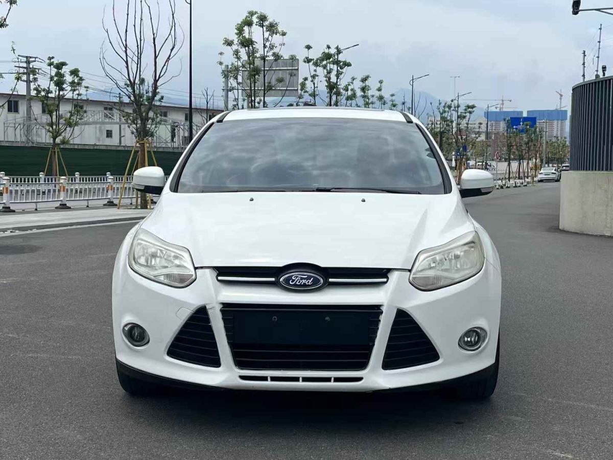 福特 ?？怂? 2013款 三廂經(jīng)典 1.8L 自動(dòng)基本型圖片