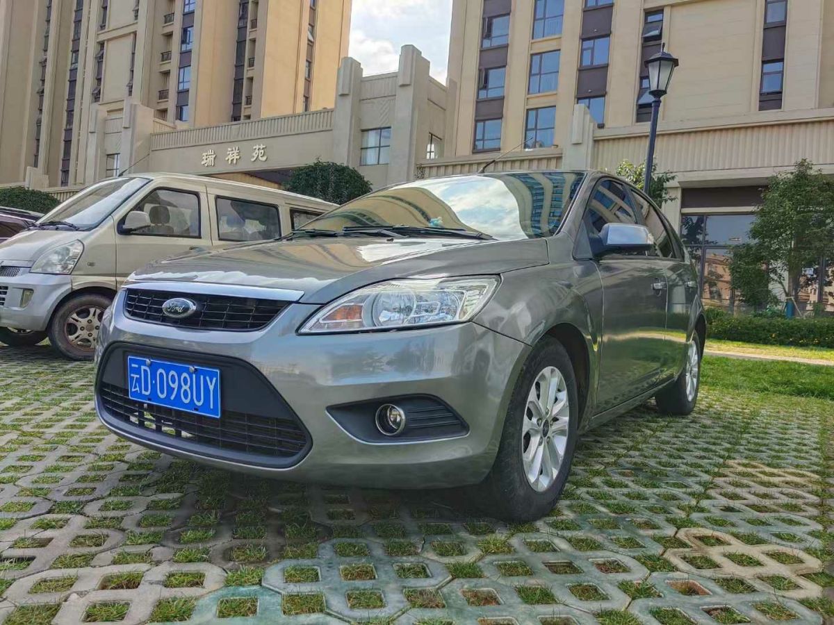 福特 ?？怂? 2013款 2.0T ST 標(biāo)準(zhǔn)版圖片