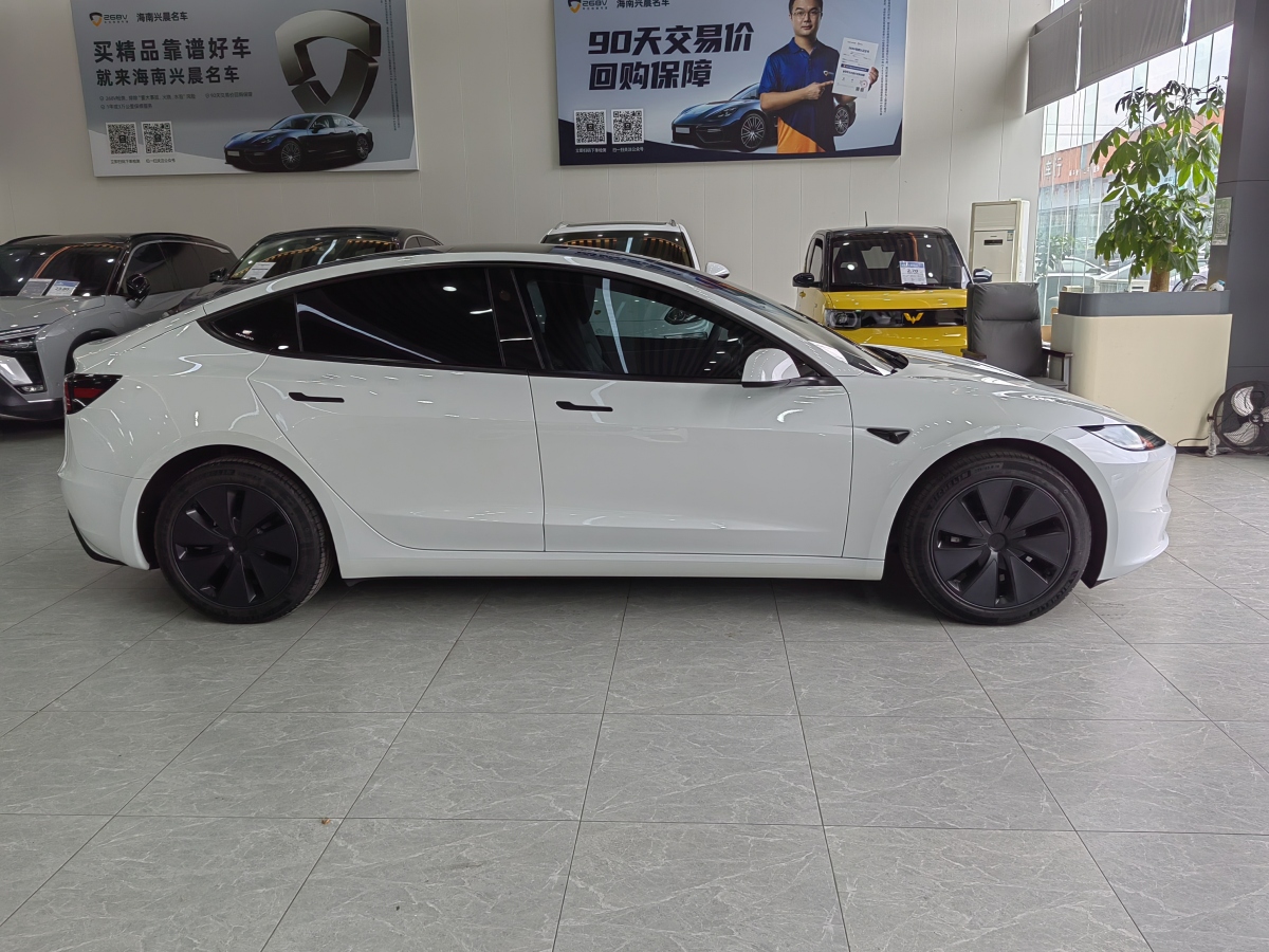 特斯拉 Model 3  2023款 煥新版 后輪驅(qū)動圖片