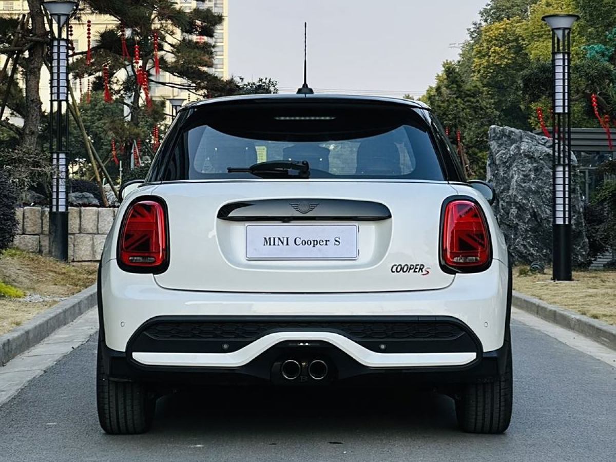 MINI MINI  2023款 2.0T COOPER S 藝術(shù)家 五門(mén)版圖片