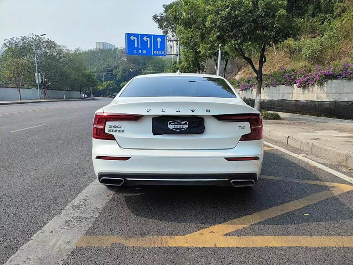 沃爾沃 S60L  2021款 T4 智遠(yuǎn)豪華版圖片