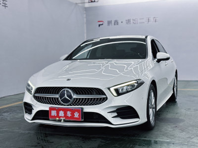 2019年4月 奔馳 奔馳A級(jí) 改款 A 200 L 運(yùn)動(dòng)轎車圖片