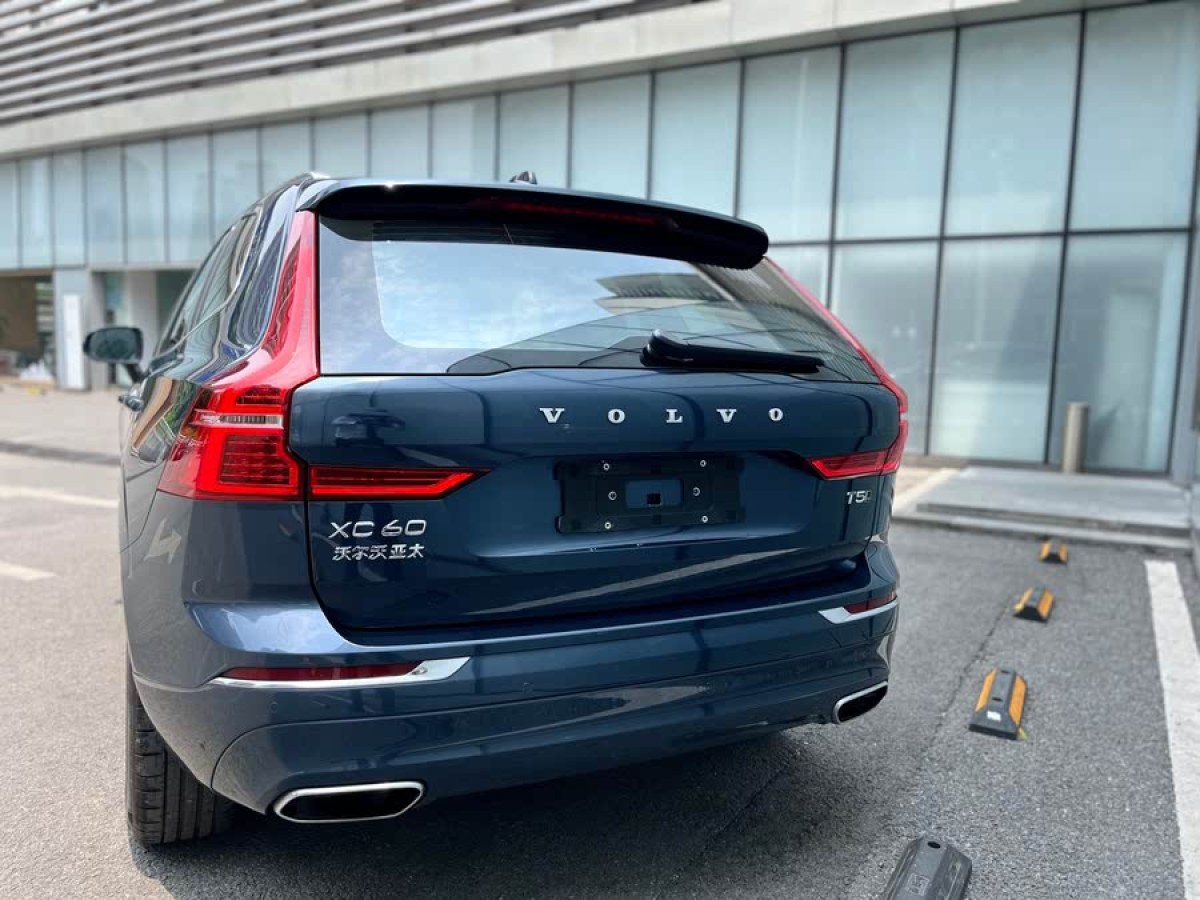 沃爾沃 XC60  2021款 T5 四驅(qū)智遠(yuǎn)豪華版圖片