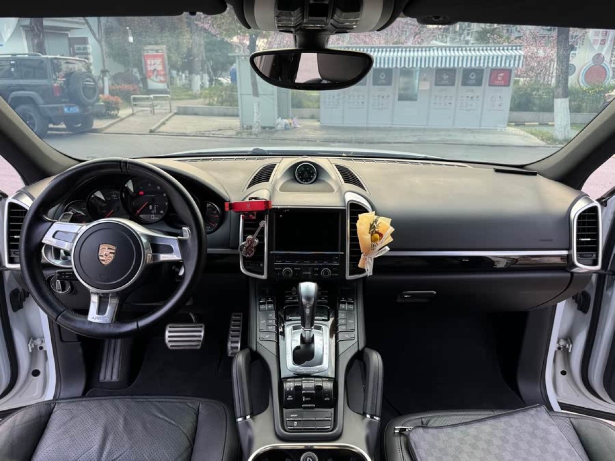 保時(shí)捷 Cayenne  2014款 Cayenne Platinum Edition 3.0T圖片