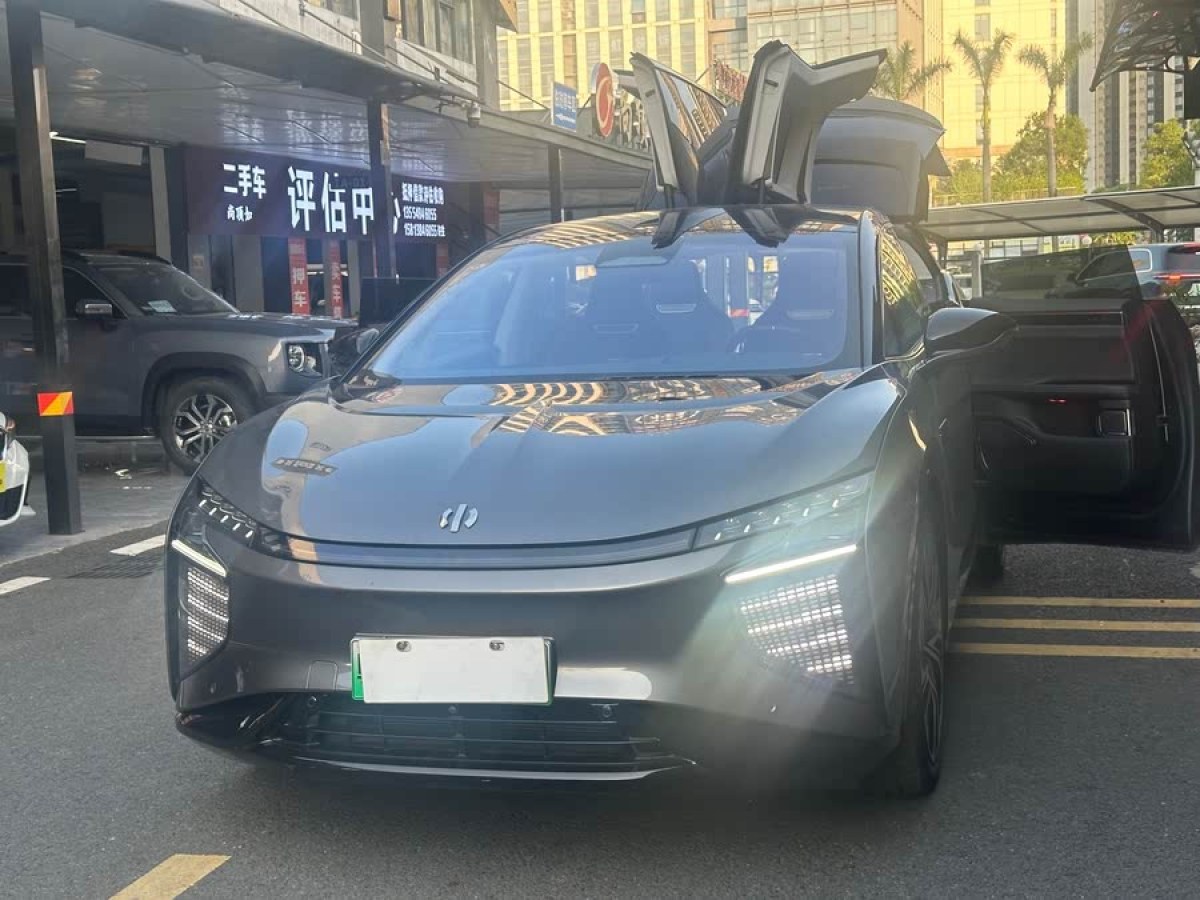 高合 高合HiPhi X  2022款 創(chuàng)遠(yuǎn)版6座 長(zhǎng)續(xù)航版圖片
