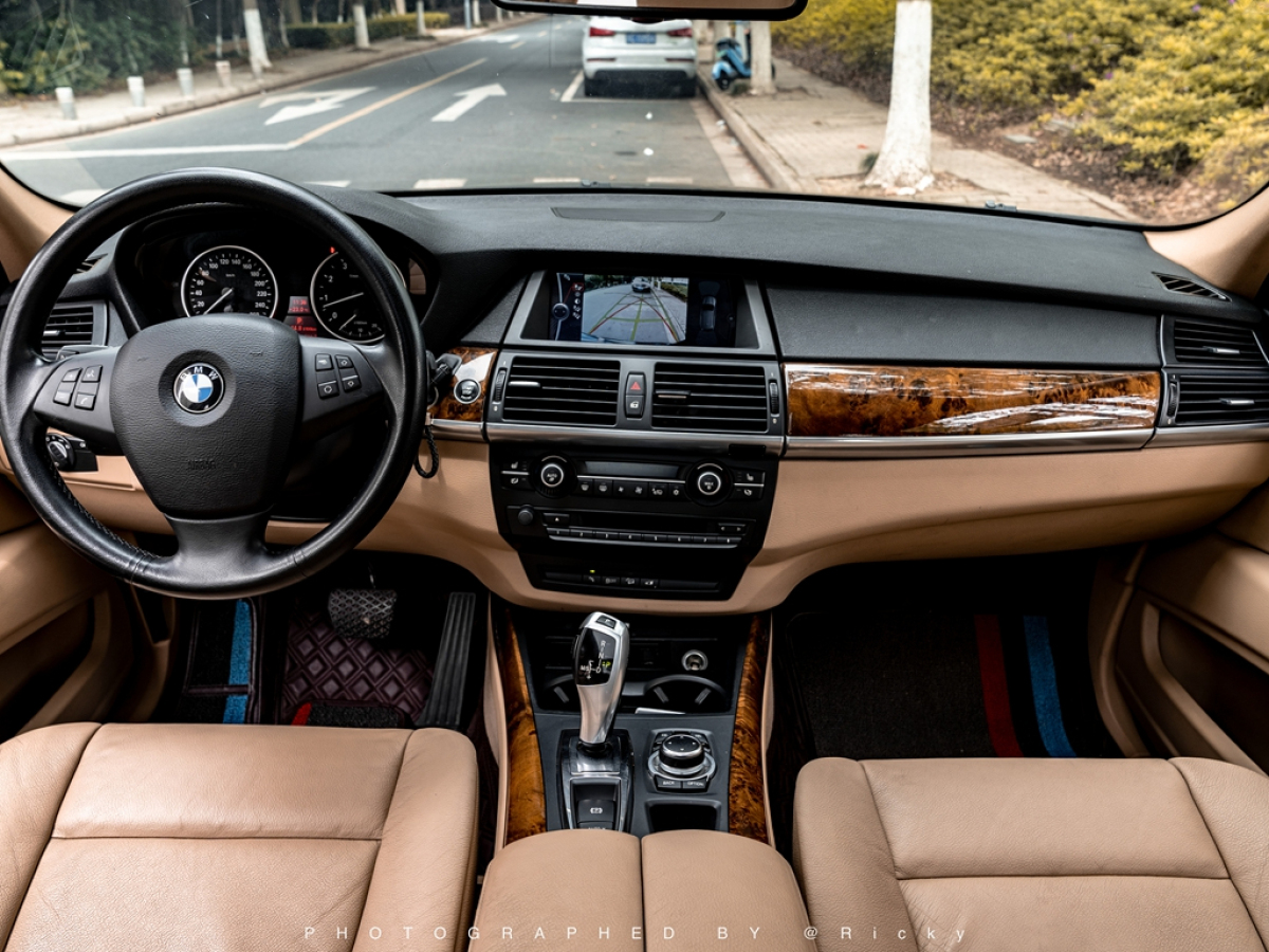 寶馬 寶馬X5  2011款 xDrive35i 領(lǐng)先型圖片