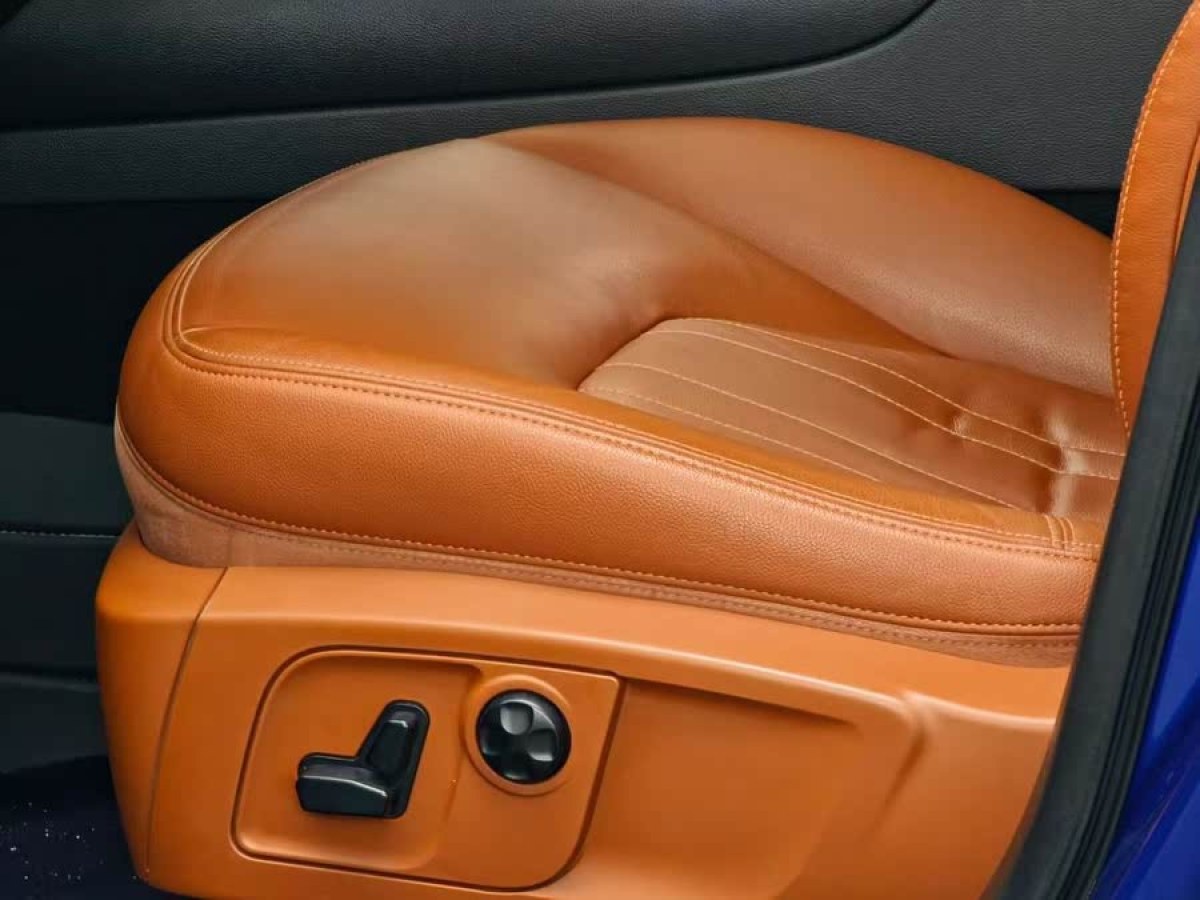 瑪莎拉蒂 Levante  2019款 3.0T 350Hp 標(biāo)準(zhǔn)版 國(guó)VI圖片