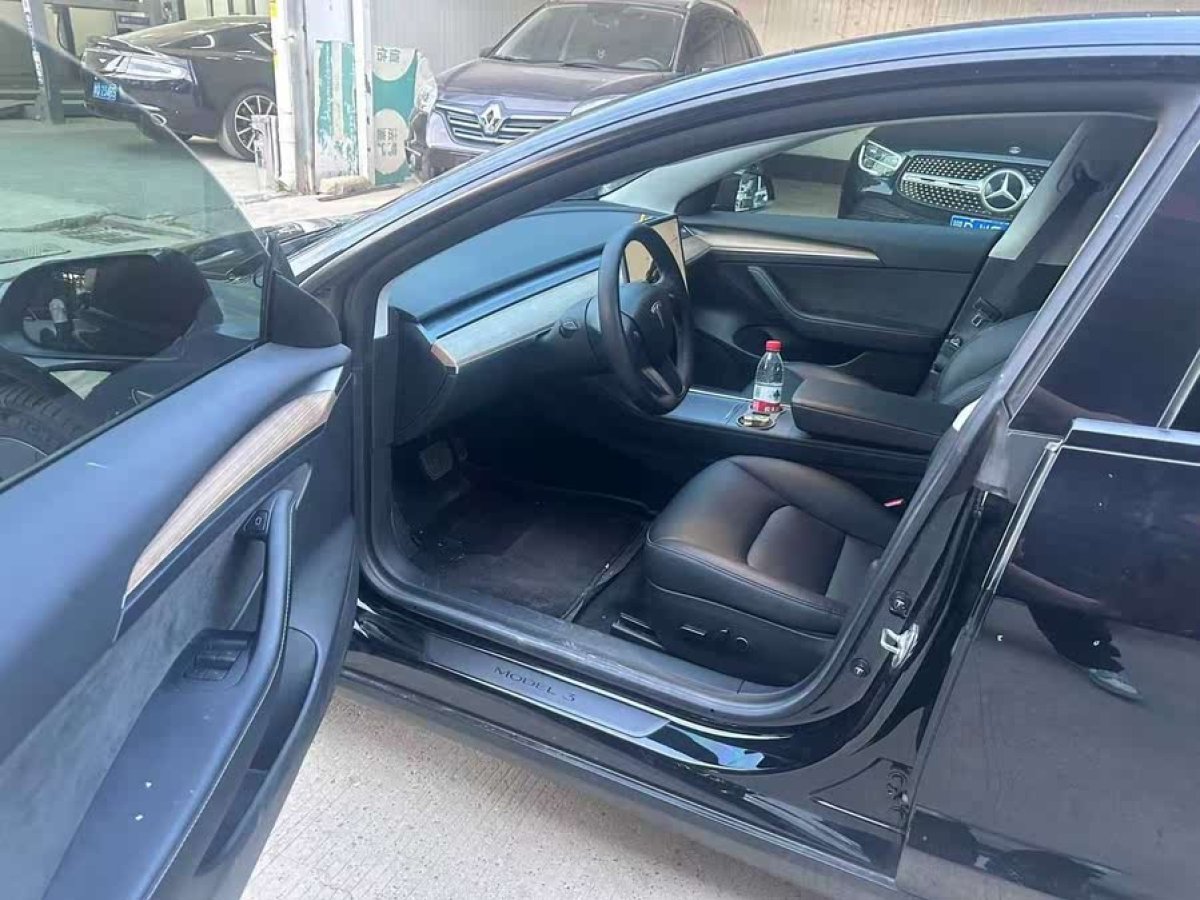特斯拉 Model 3  2022款 后輪驅(qū)動(dòng)版圖片