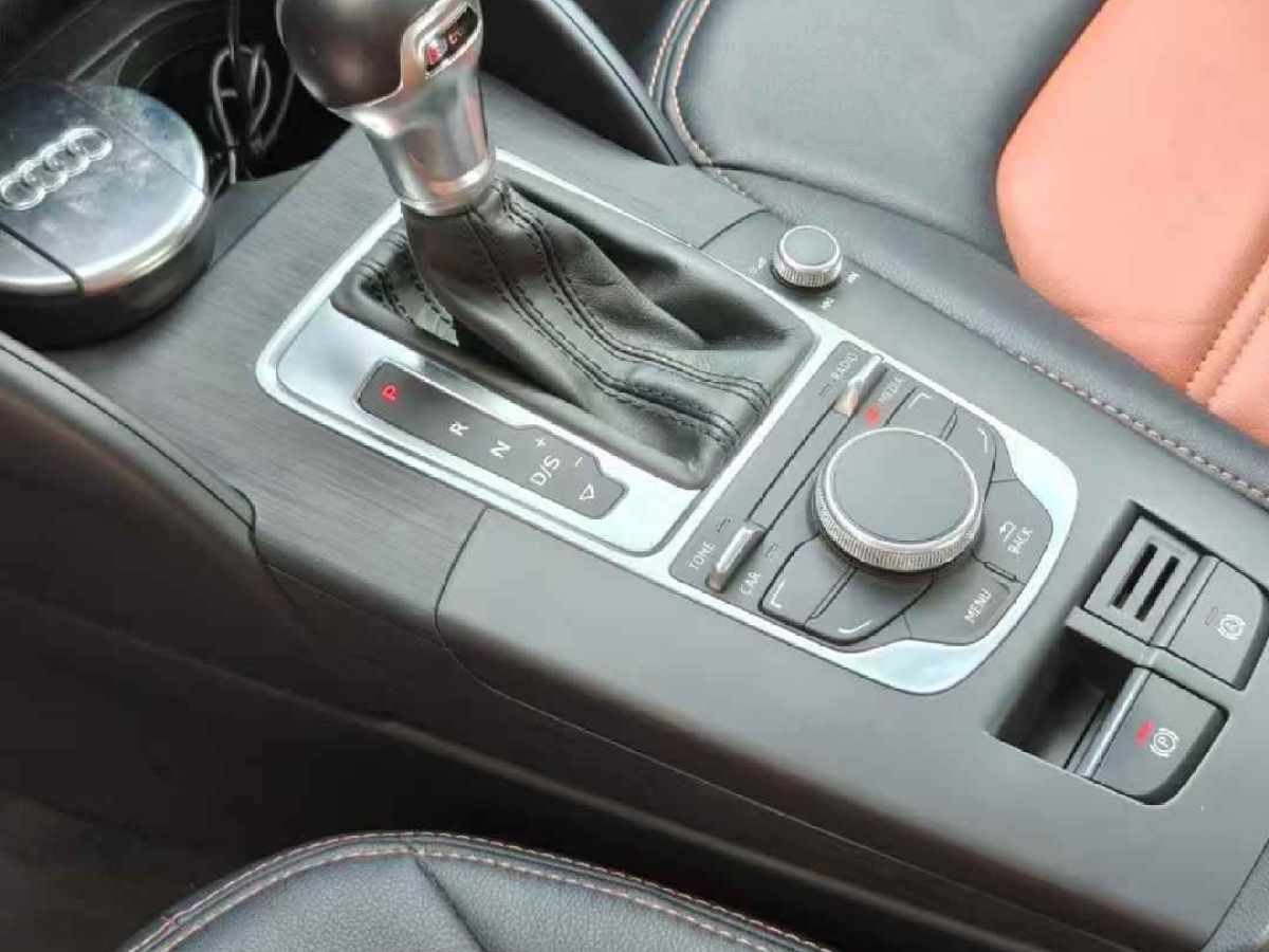 奧迪 奧迪A3  2015款 A3 1.4TFSI 35TFSI 百萬(wàn)紀(jì)念智領(lǐng)型圖片