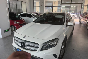 奔馳GLA 奔馳 GLA 200 時(shí)尚型
