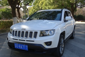 指南者 Jeep 2.0L 兩驅(qū)炫黑豪華版