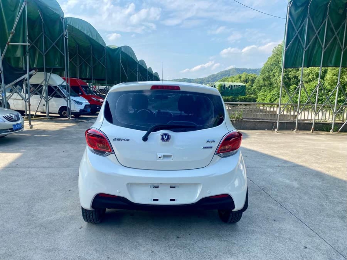 長(zhǎng)安 奔奔  2014款 1.4L 手動(dòng)尊貴型圖片