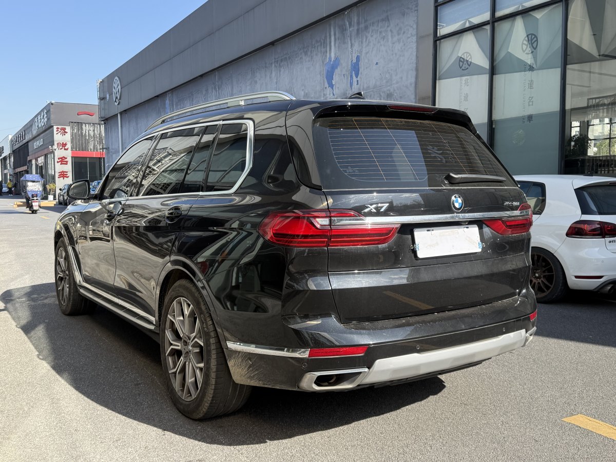 宝马 宝马X7  2021款 改款 xDrive40i 领先型豪华套装图片