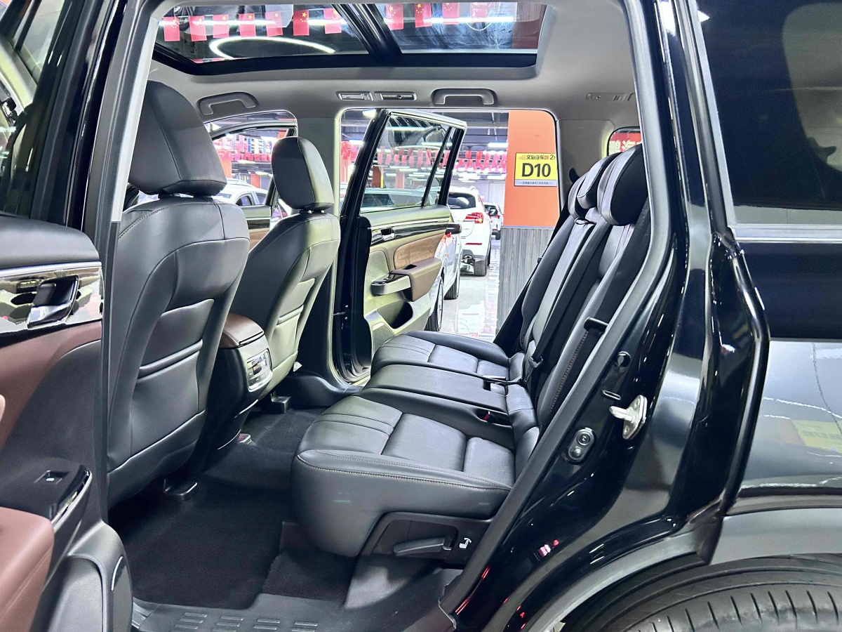 廣汽傳祺 GS8  2017款 320T 兩驅豪華智聯(lián)版圖片