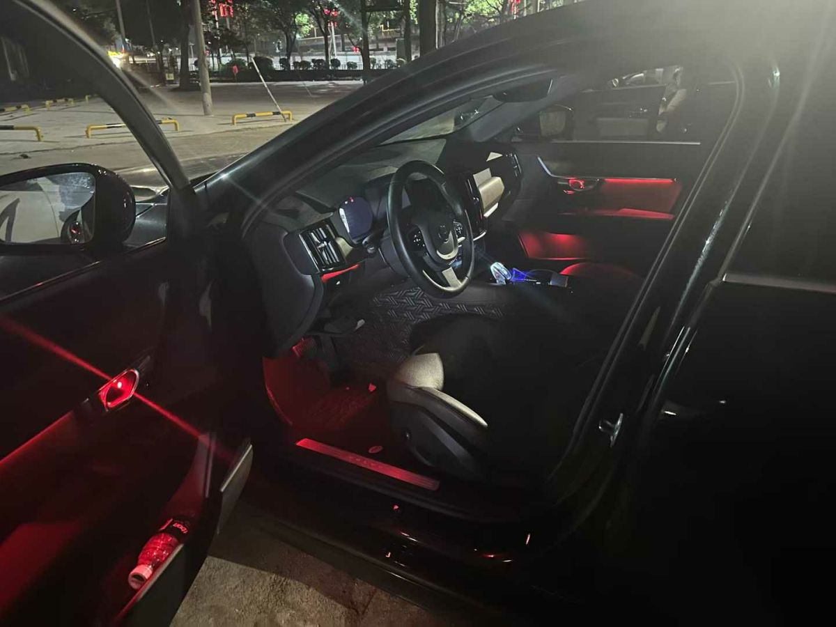 沃爾沃 S90  2022款 B5 智遠(yuǎn)豪華版圖片
