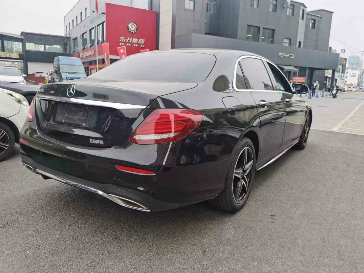 奔馳 奔馳GLE  2020款  GLE 350 4MATIC 時(shí)尚型圖片