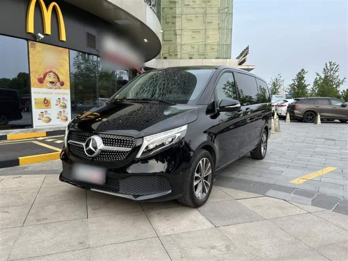 奔馳 V級(jí)  2020款 V 260 領(lǐng)航版圖片
