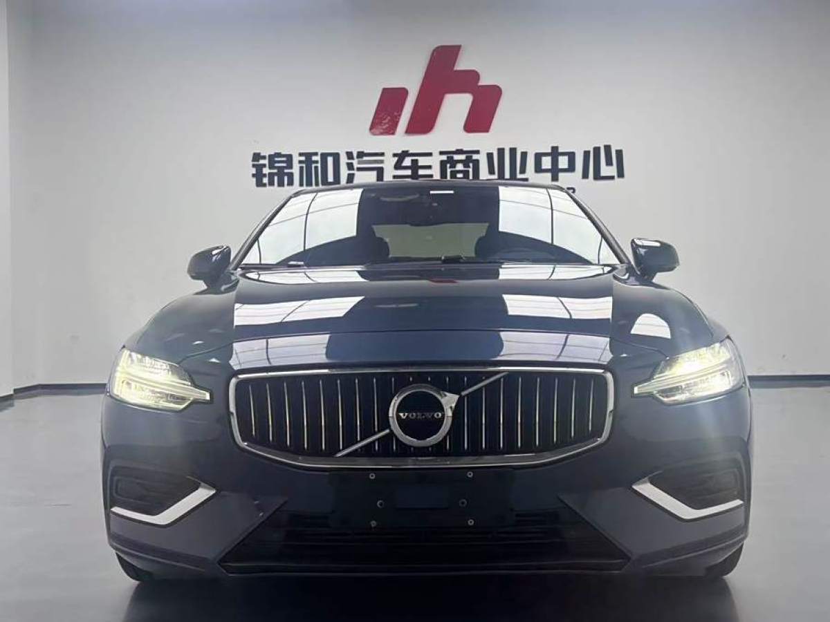 2021年5月沃爾沃 S60L  2021款 T4 智遠(yuǎn)豪華版