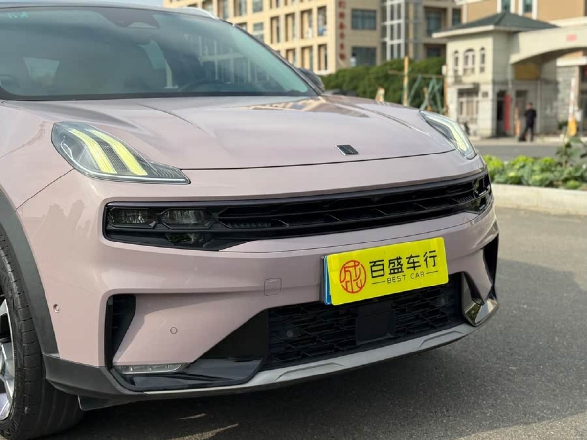 領(lǐng)克 領(lǐng)克06  2022款 1.5T Shero粉色特別版圖片