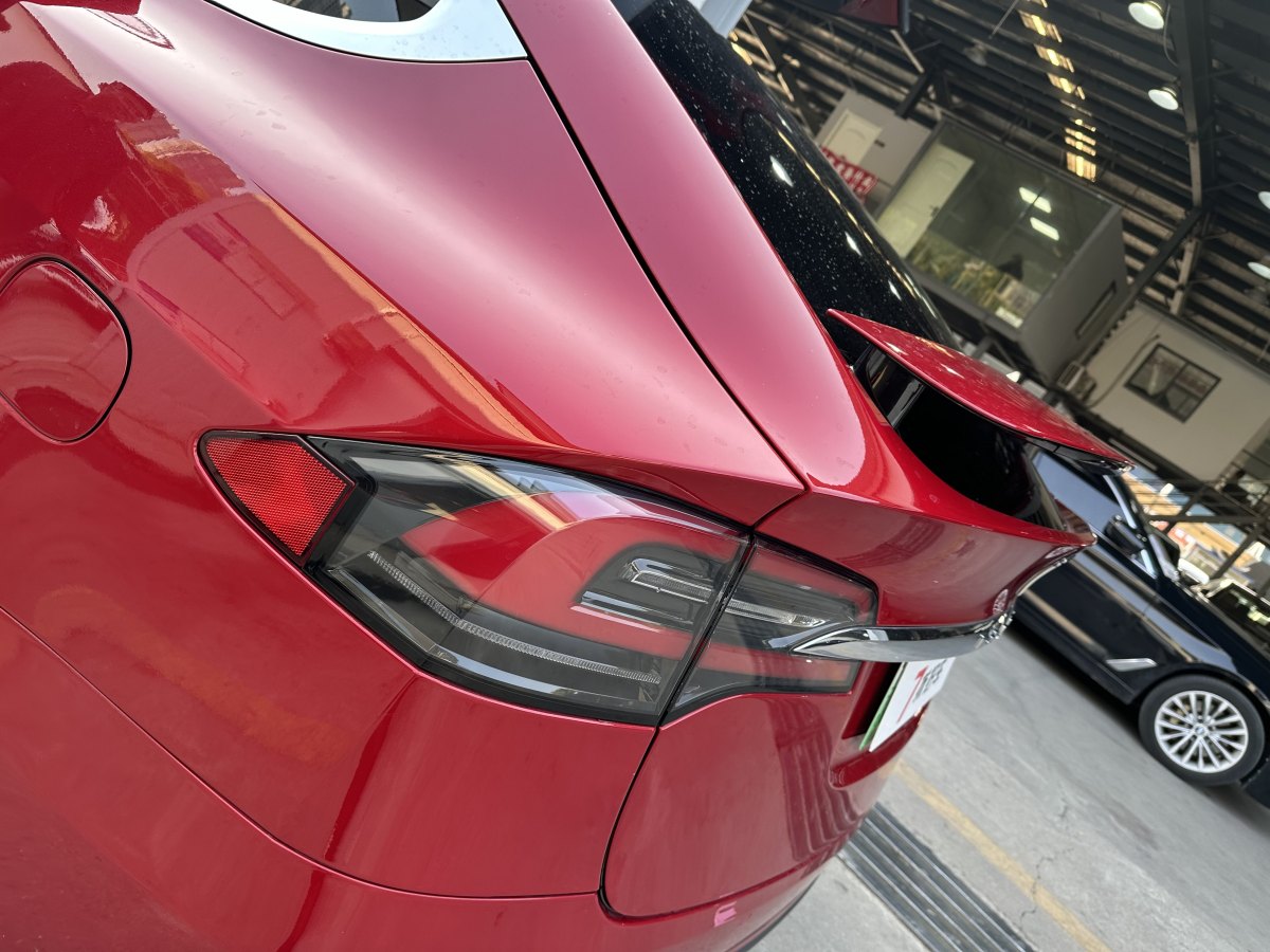 特斯拉 Model X  2019款 標(biāo)準(zhǔn)續(xù)航版圖片