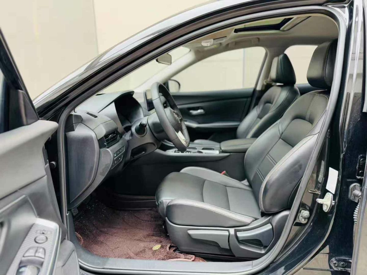 日產(chǎn) 軒逸  2021款 1.6L XL CVT暗夜版圖片