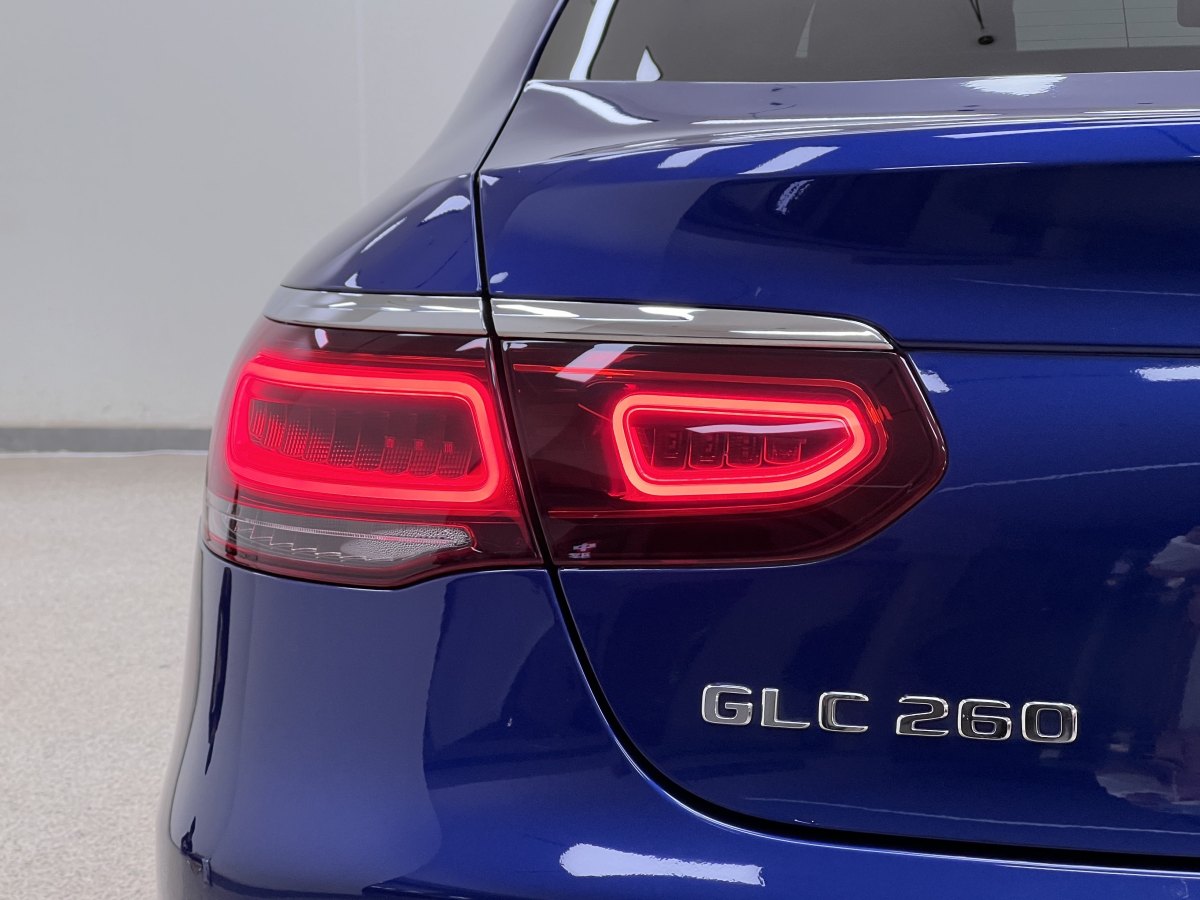 奔馳 奔馳GLC  2022款 改款 GLC 260 4MATIC 轎跑SUV圖片