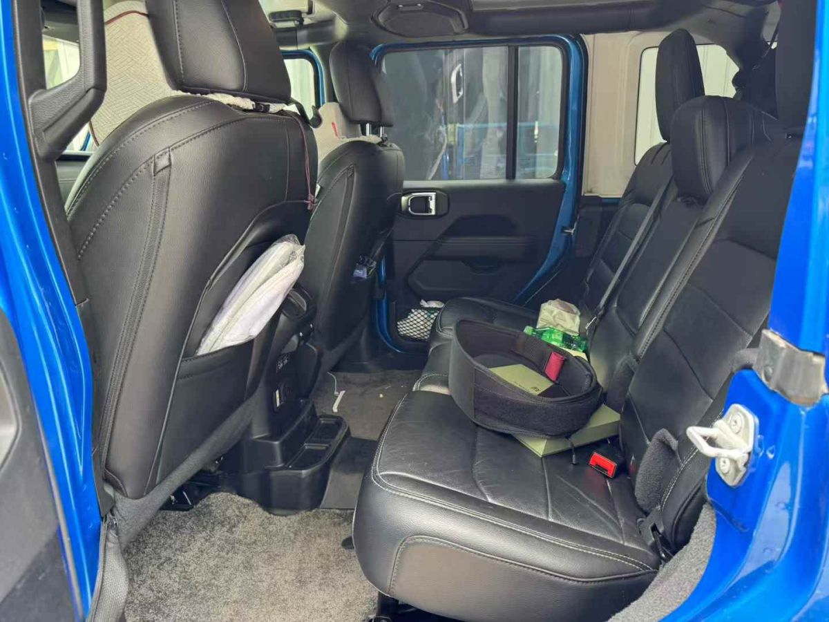 Jeep 牧馬人  2022款 2.0T 高地 阿拉斯加極光綠特別版圖片