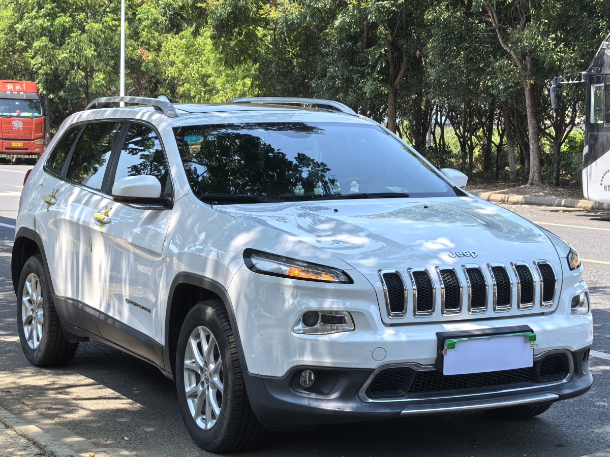 Jeep 自由光  2017款 2.4L 領(lǐng)先智能版圖片