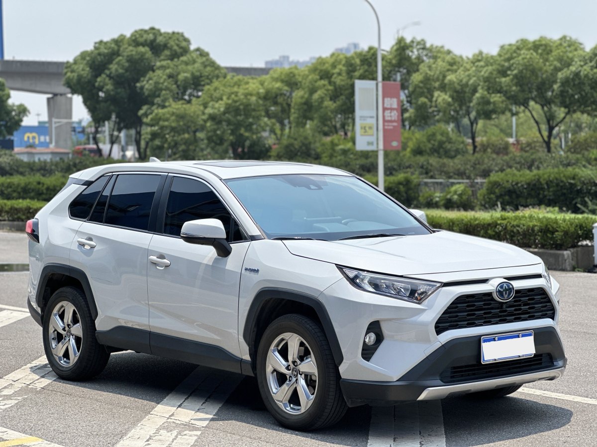 豐田 RAV4榮放  2020款 雙擎  2.5L CVT兩驅(qū)精英版圖片
