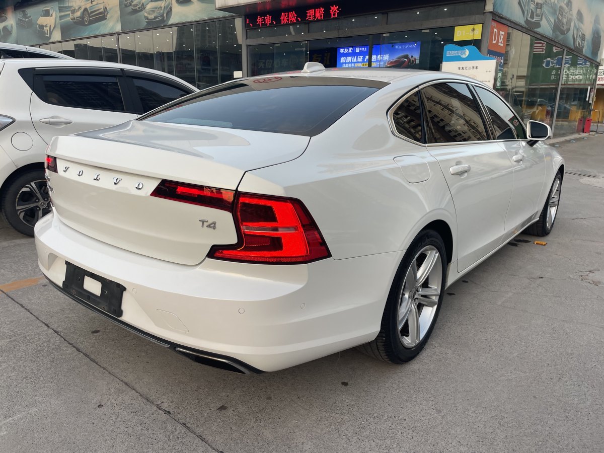 沃爾沃 S90  2018款 T4 智遠(yuǎn)版圖片