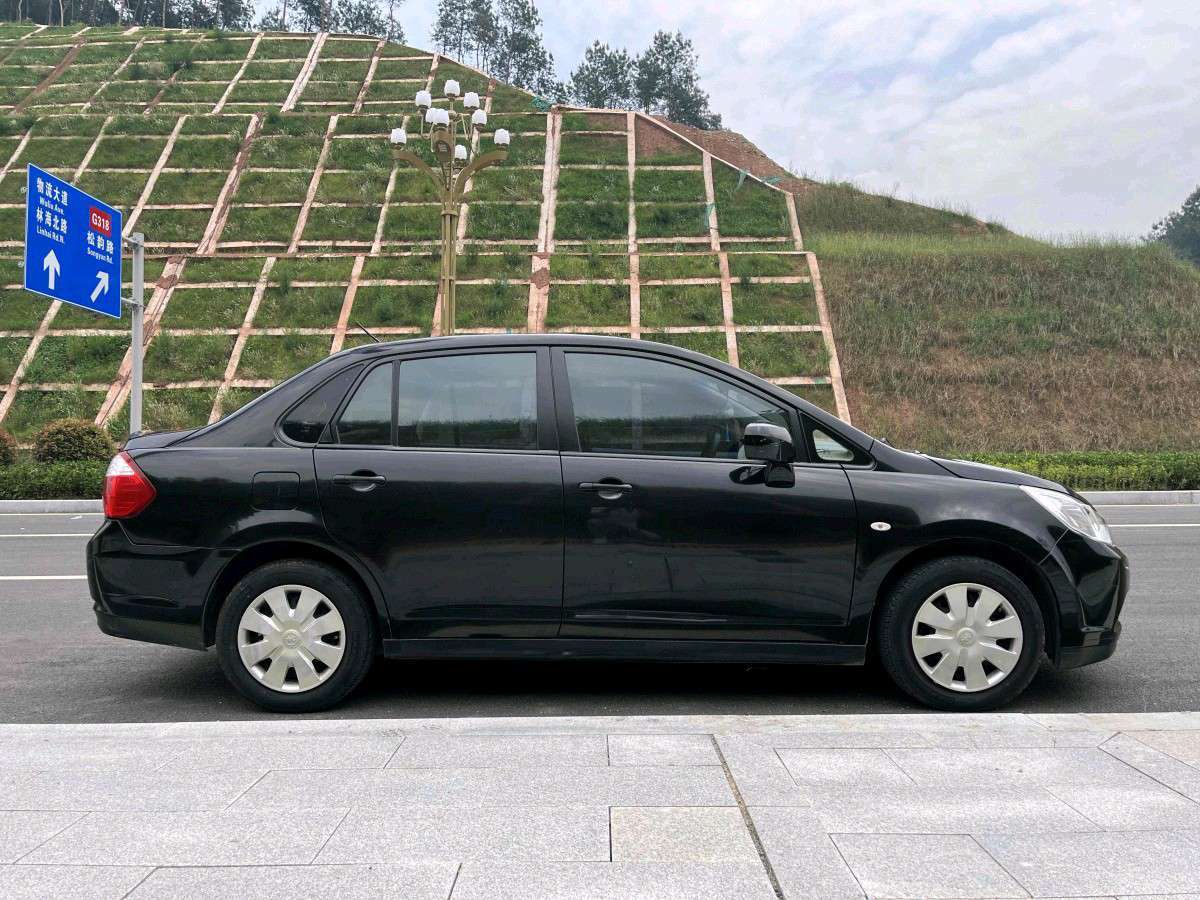 啟辰 D50  2013款 1.6L 手動豪華版圖片