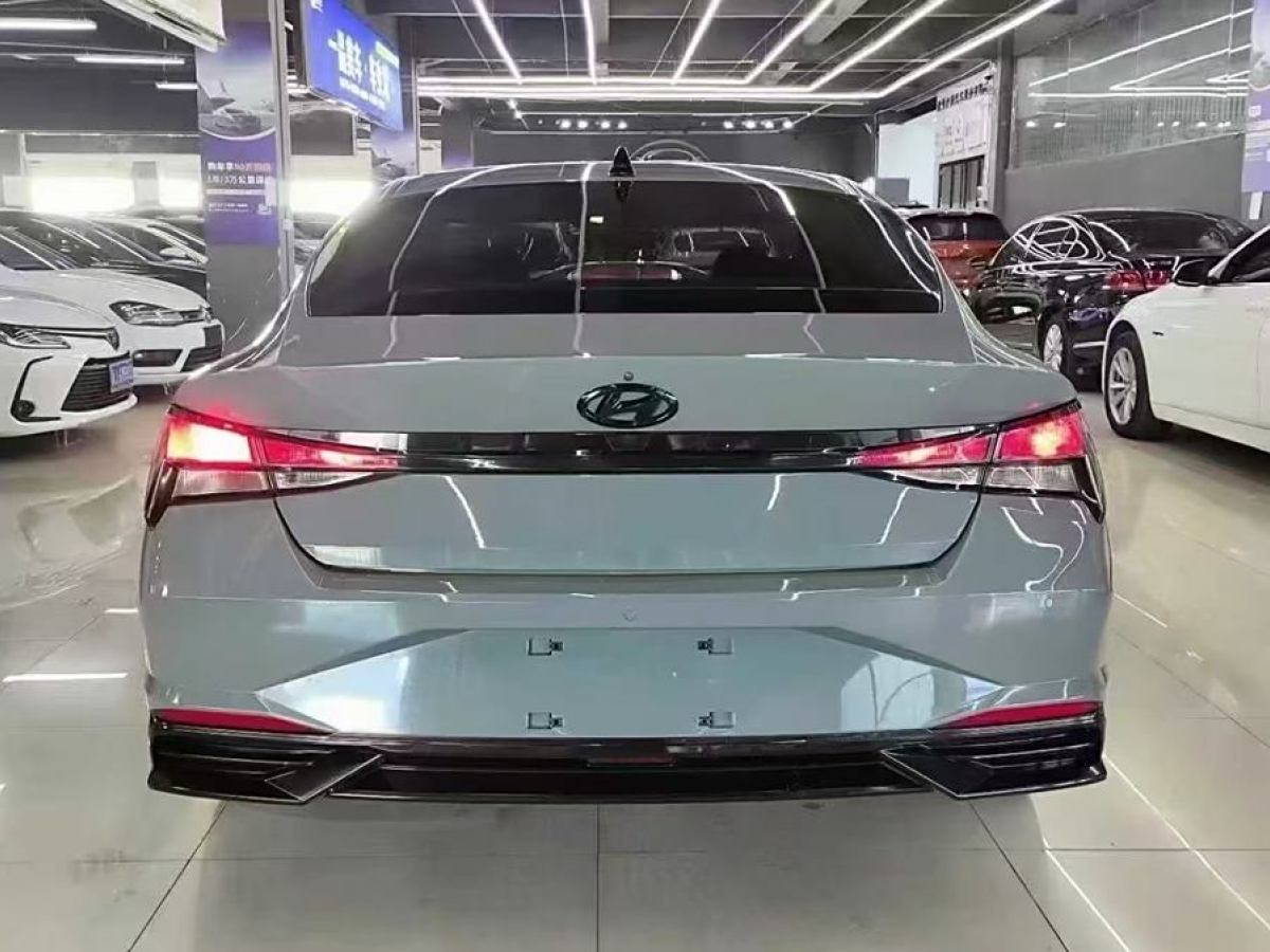 現(xiàn)代 伊蘭特  2023款 1.5L CVT LUX尊貴版圖片