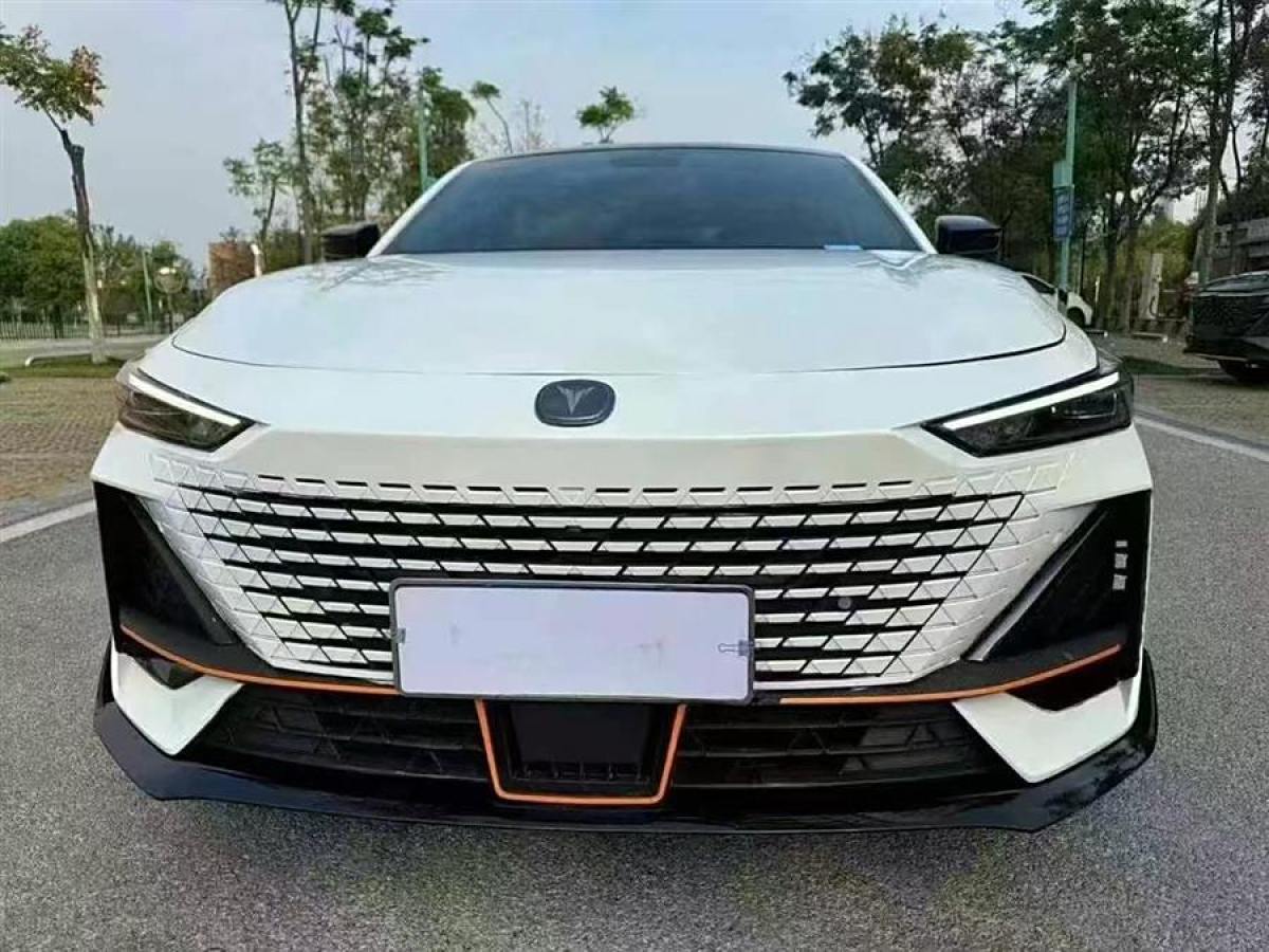 長(zhǎng)安 長(zhǎng)安UNI-V  2022款 1.5T 運(yùn)動(dòng)版圖片