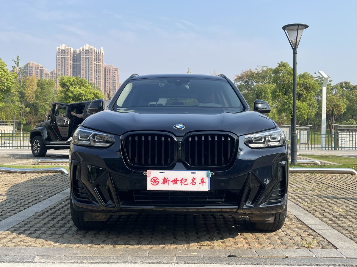 2022年8月寶馬 寶馬X3  2022款 改款 xDrive30i 領(lǐng)先型 M曜夜套裝