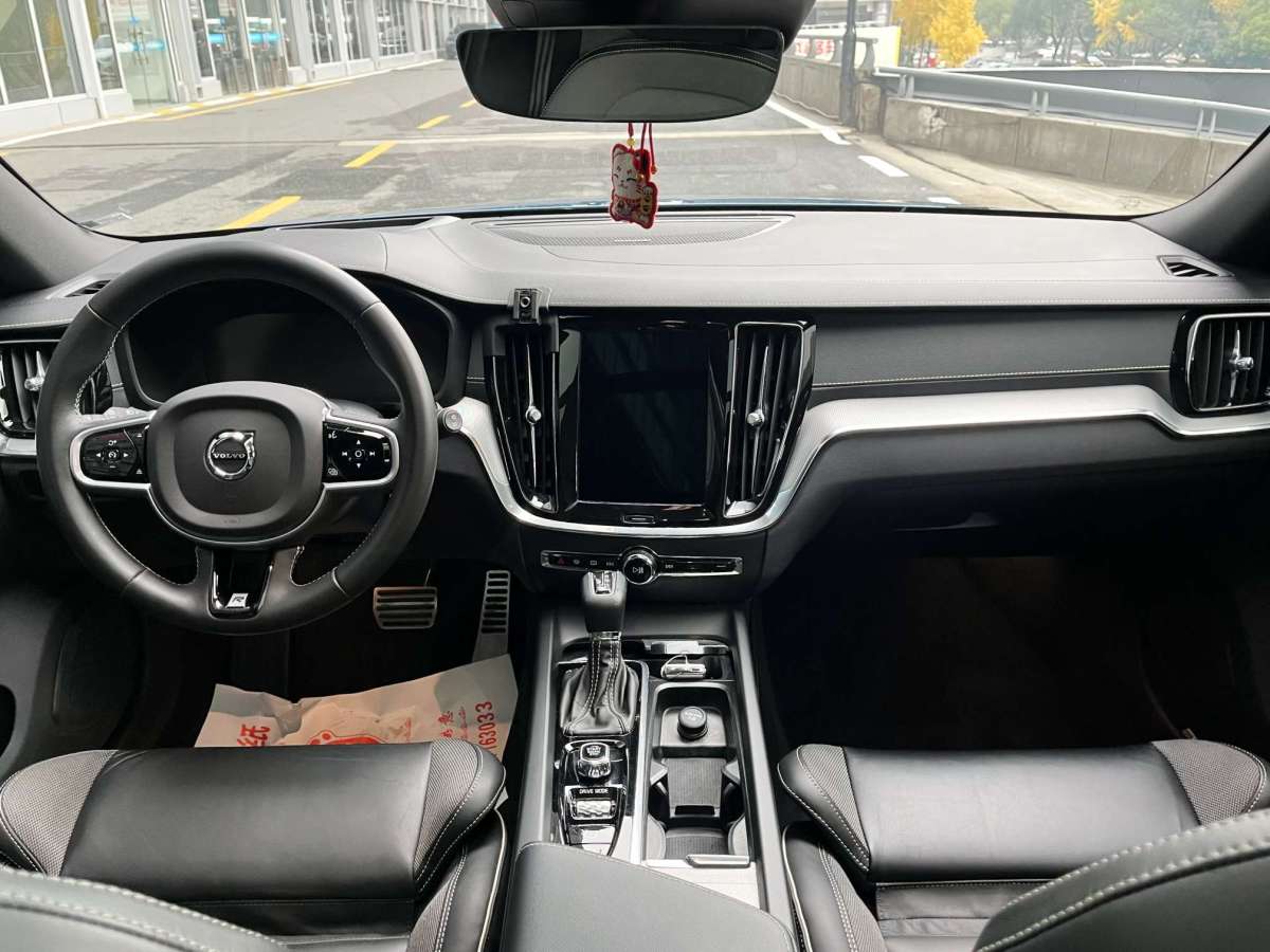 沃爾沃 V60  2020款 T5 智遠(yuǎn)運(yùn)動版圖片