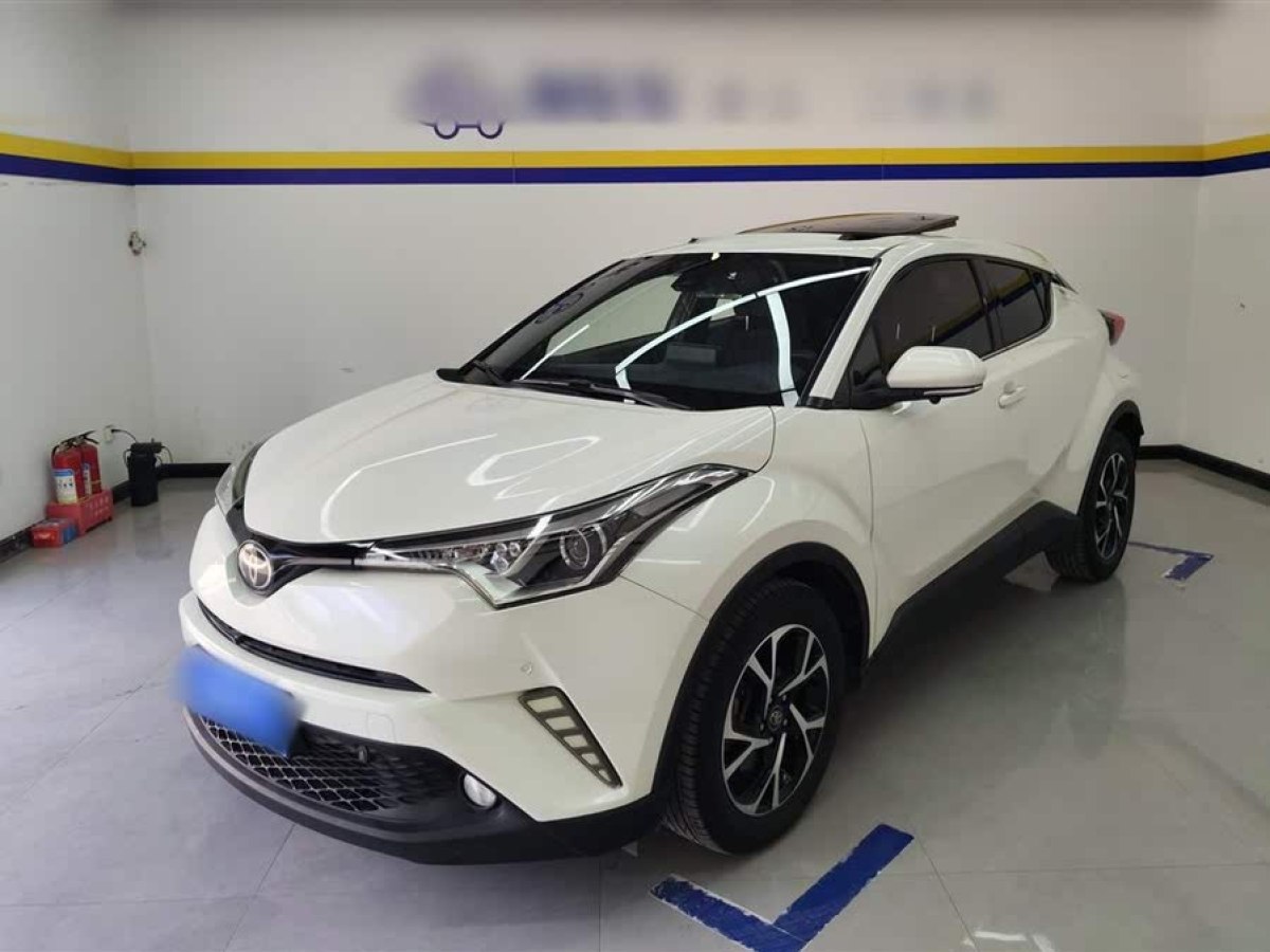豐田 C-HR  2018款 2.0L 領(lǐng)先天窗版 國VI圖片