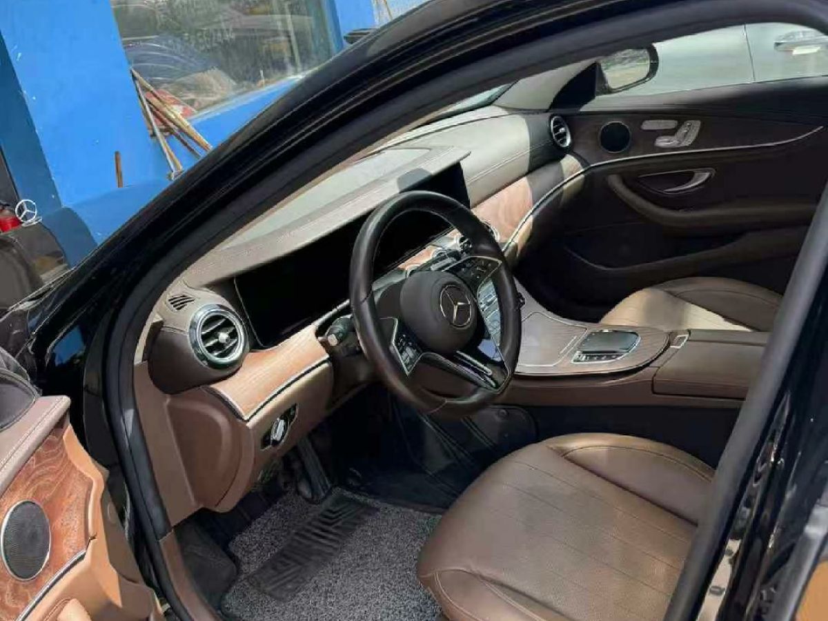 奔馳 奔馳E級(jí)  2023款 E 300 L 豪華型圖片