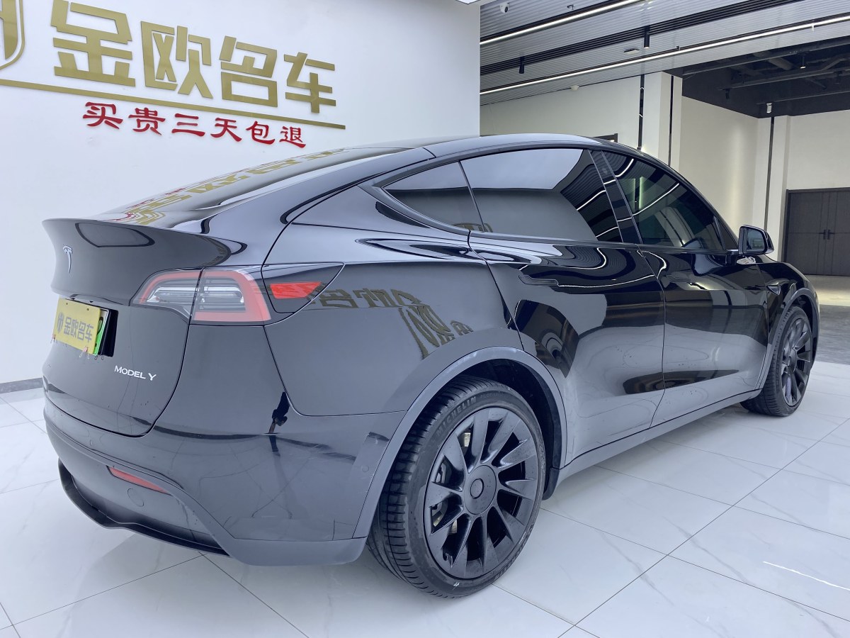 特斯拉 Model 3  2021款 改款 標(biāo)準(zhǔn)續(xù)航后驅(qū)升級(jí)版圖片