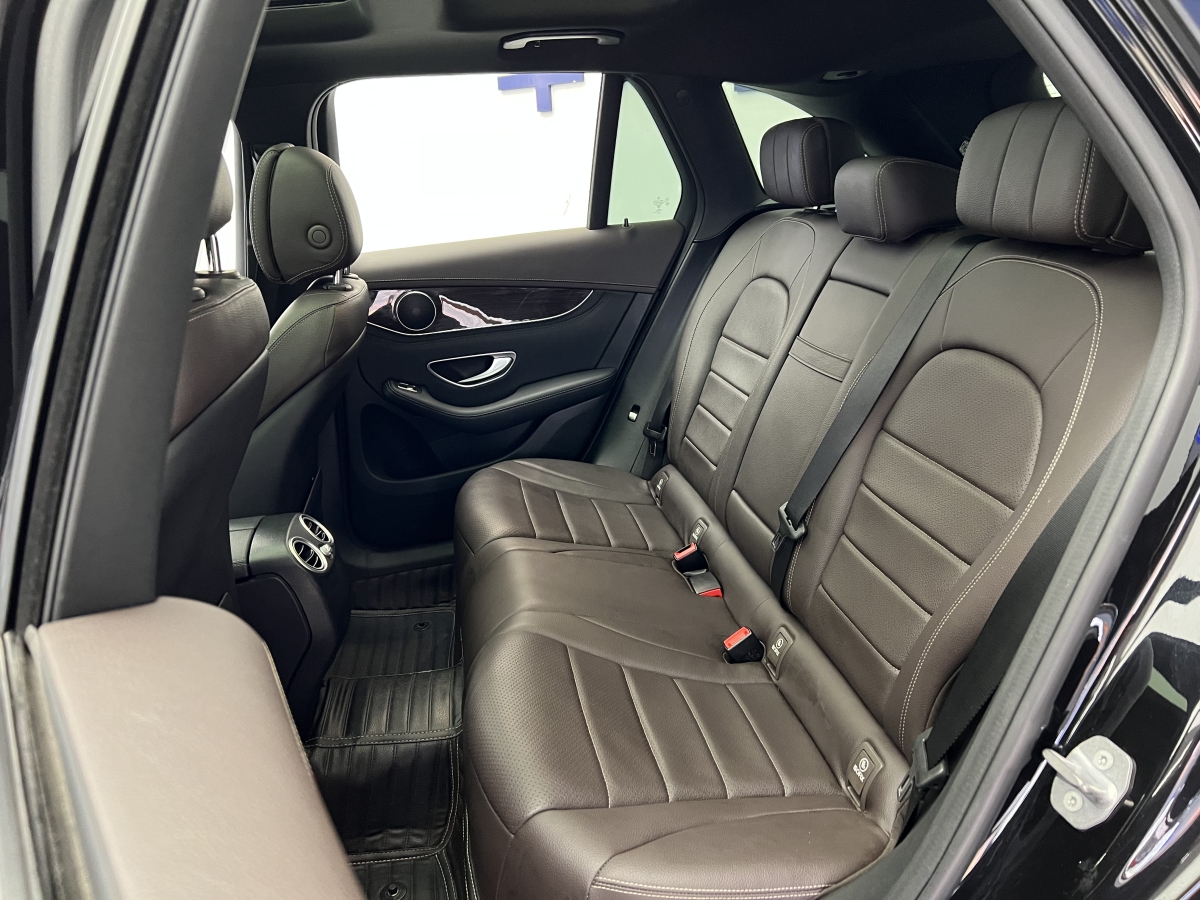 2018年8月奔驰 奔驰GLC  2018款 改款 GLC 260 4MATIC 豪华型