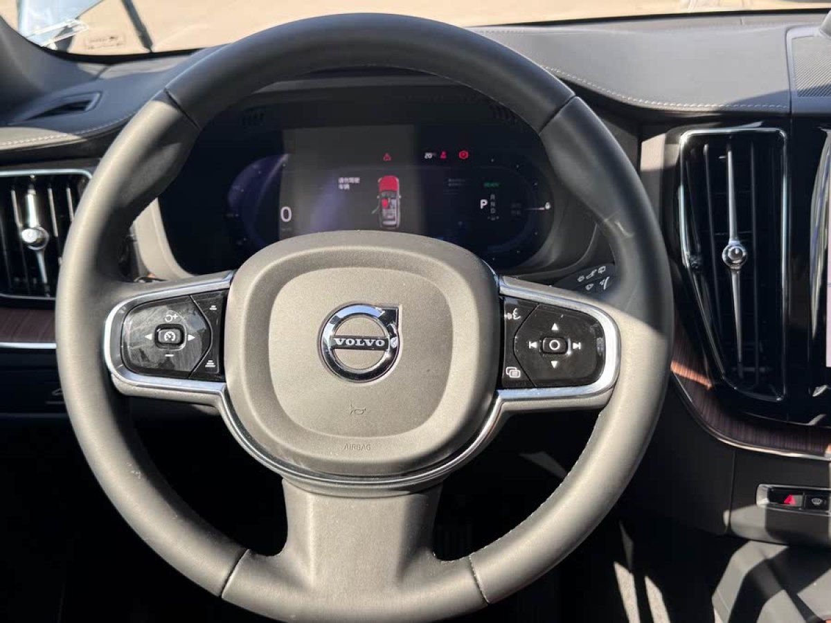 沃爾沃 XC60新能源  2024款 T8 插電混動(dòng) 長(zhǎng)續(xù)航四驅(qū)智雅豪華版圖片