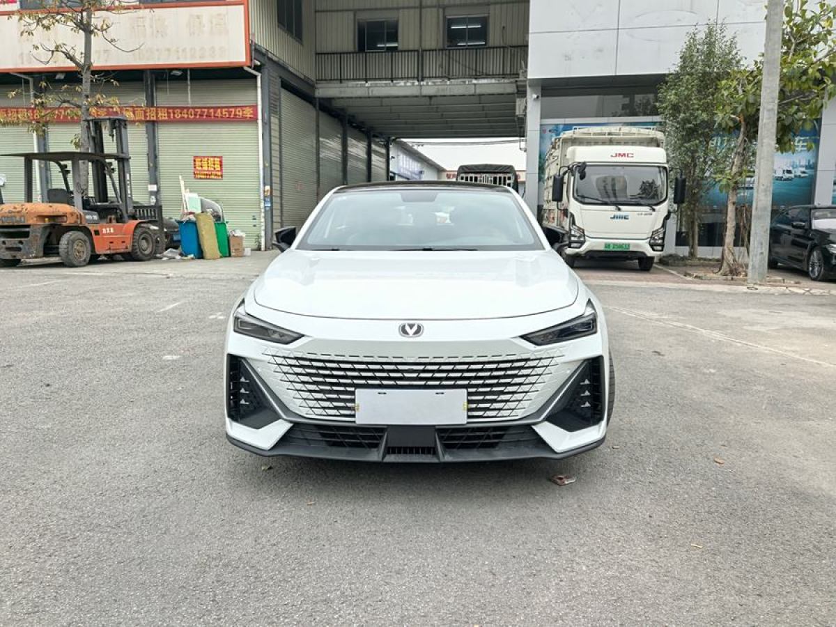 長安 長安UNI-V  2022款 1.5T 智慧領(lǐng)航型圖片