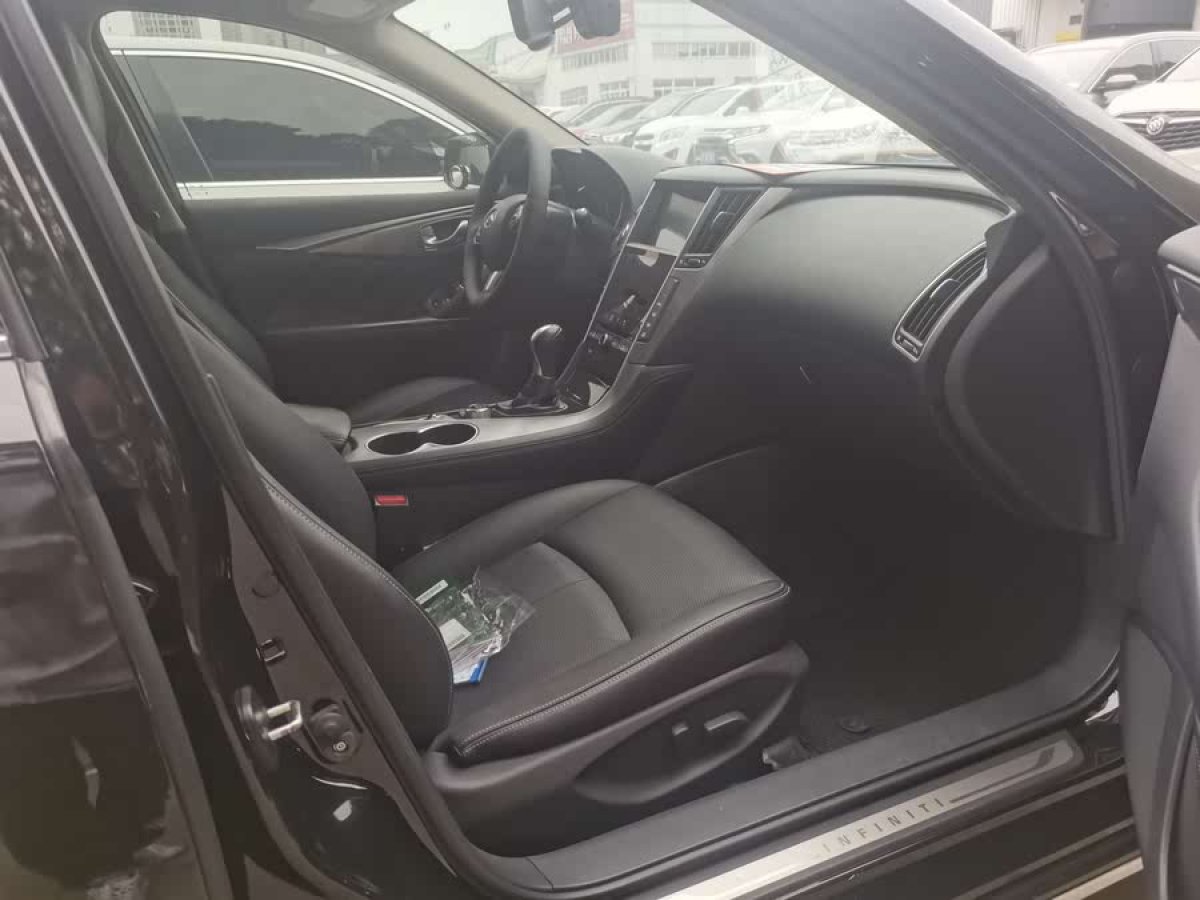 英菲尼迪 Q50L  2016款 2.0T 悅享版圖片