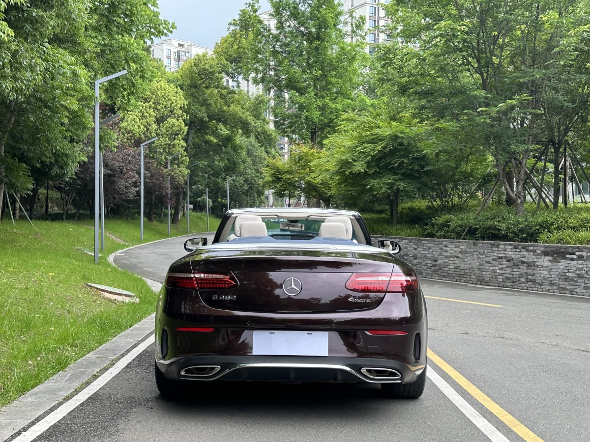 奔馳 奔馳E級(jí)  2021款 改款 E 260 4MATIC 敞篷轎跑車圖片