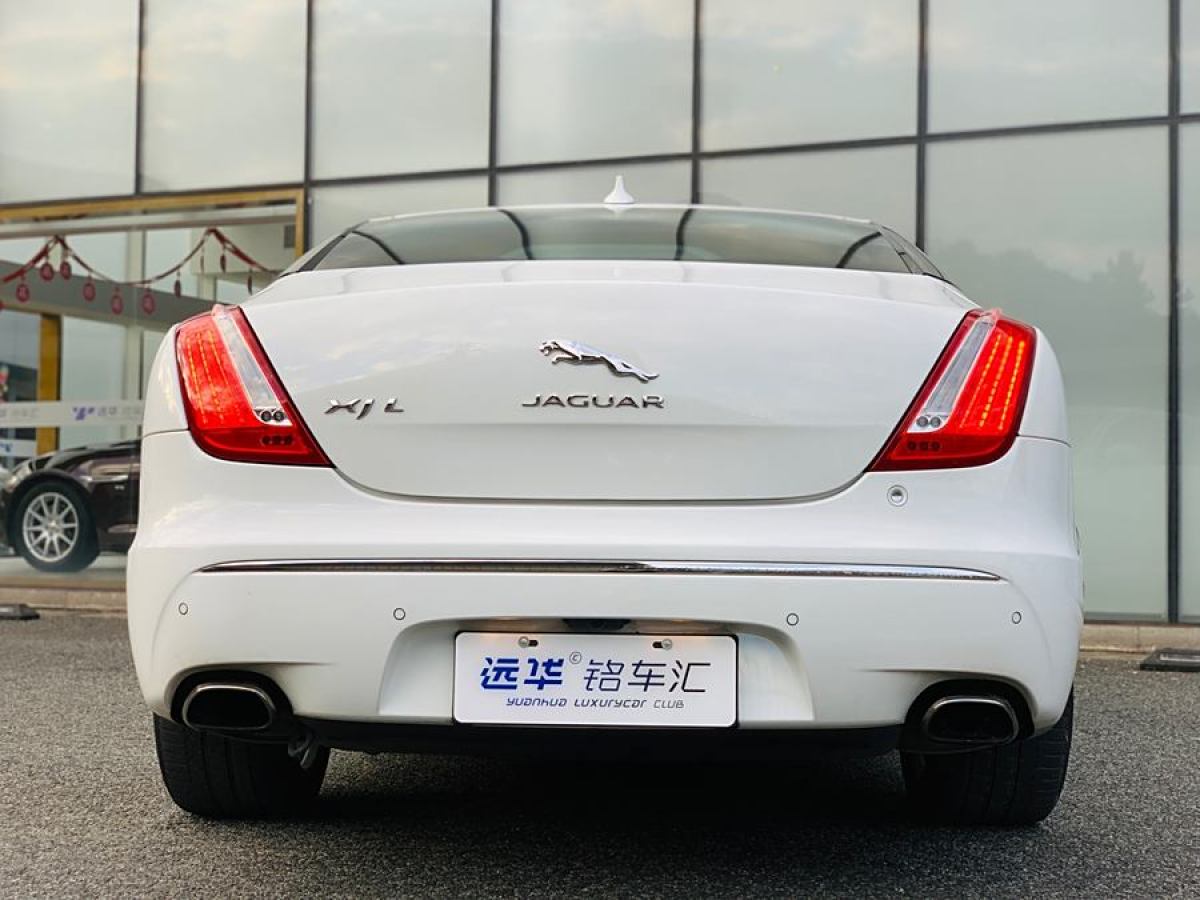 捷豹 XJ  2014款 XJL 2.0T 兩驅(qū)尊享商務(wù)版圖片