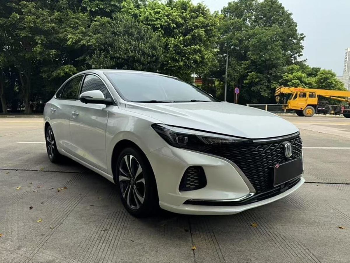 長(zhǎng)安 逸動(dòng)  2020款 PLUS 藍(lán)鯨NE 1.4T GDI DCT旗艦型圖片