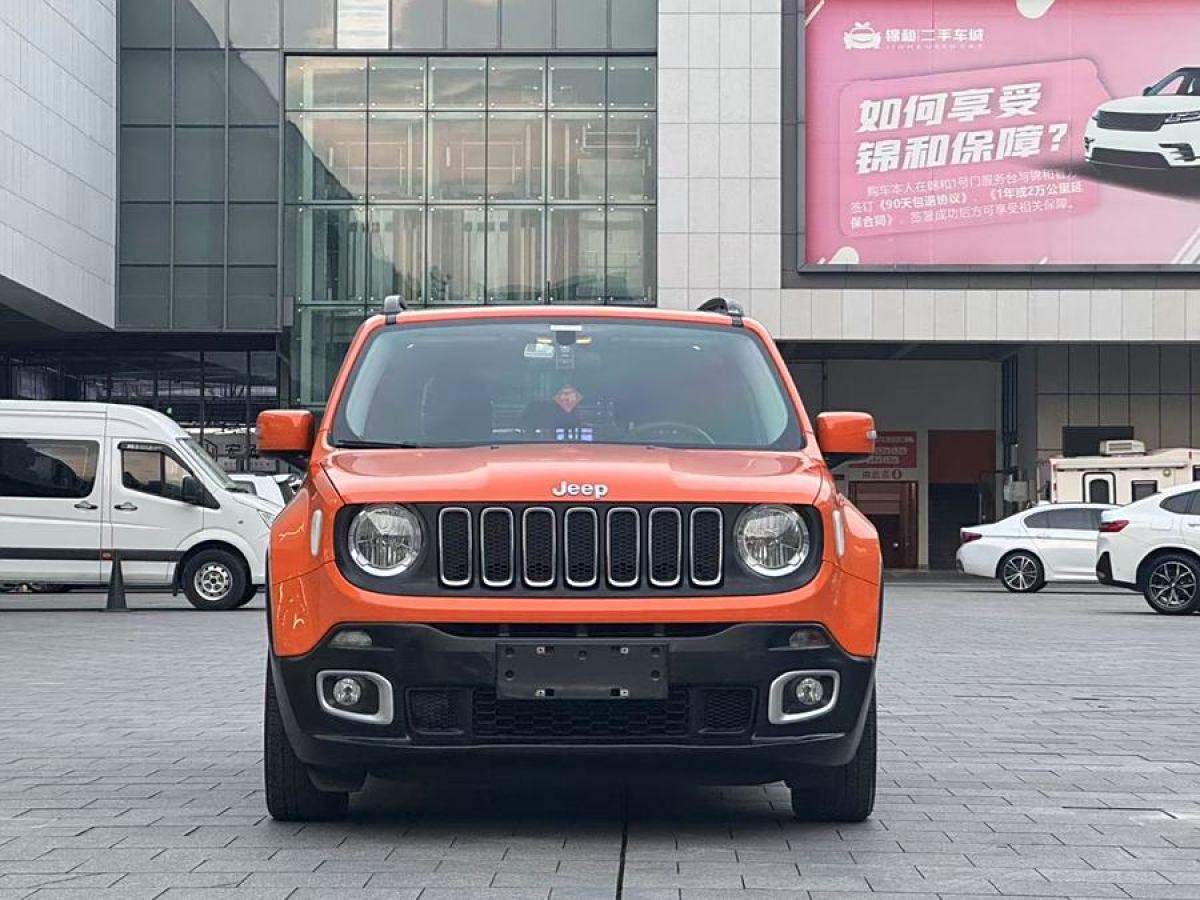 Jeep 自由俠  2018款 互聯(lián)大屏版 180TS 自動高能版圖片